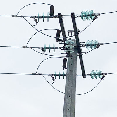 팔각형 전화선용 전주 십자가는 11KV 33KV 뜨거운 복각 전기 요법 지상 처리를 무장합니다