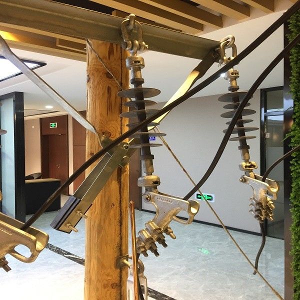AAAC ACSR 지휘자 120mm ² 50mm ²를 위한 12kv 35kv 극 부속품 중단 & 긴장 이음쇠