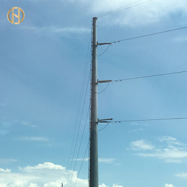 바닥판과 M48 고정 수나사 60-90 정도를 가진 138KV HDG 35M 전기 시설 폴란드